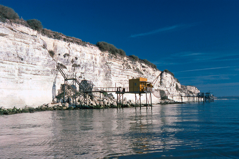 Carrelet et falaise de Talmont